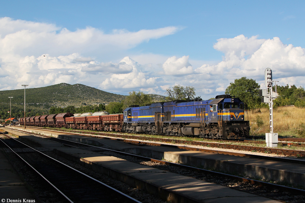 2062 116 + 2062 103 mit dem 61103 am 12.07.2014 in Perkovic.