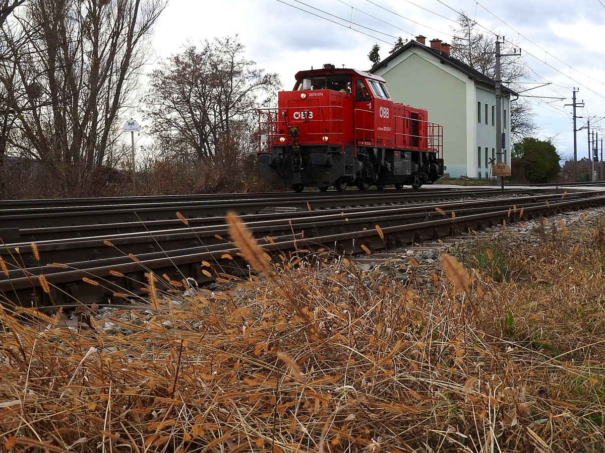 2070 074-7 als Lokzug in Richtung Bruck/Leitha; 151130