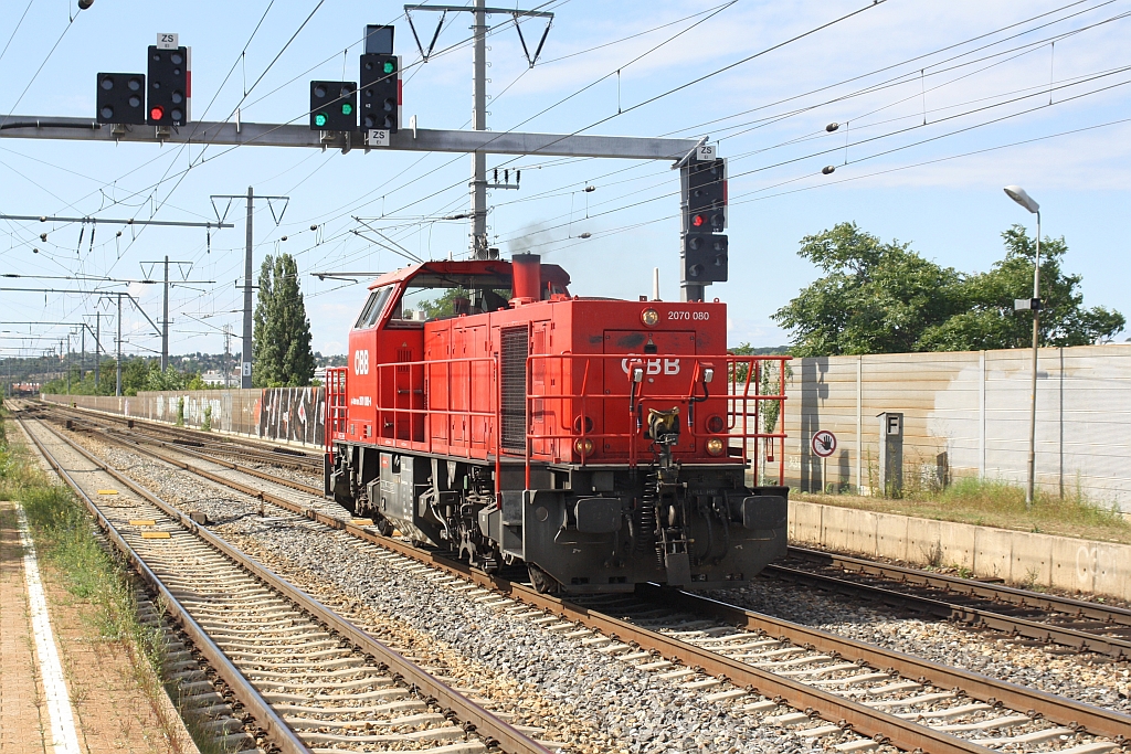 2070 080-4 fährt am 15.August 2014 durch die Hst. Haidestrasse.