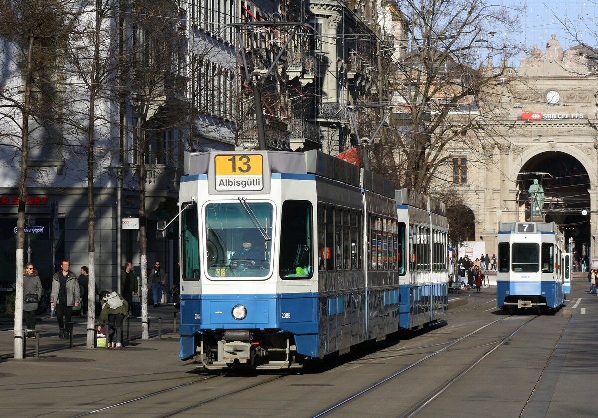 2085 | Linie 13 | Albisgütli | Zürich Innenstadt Bahnhofstrasse | Januar 2023