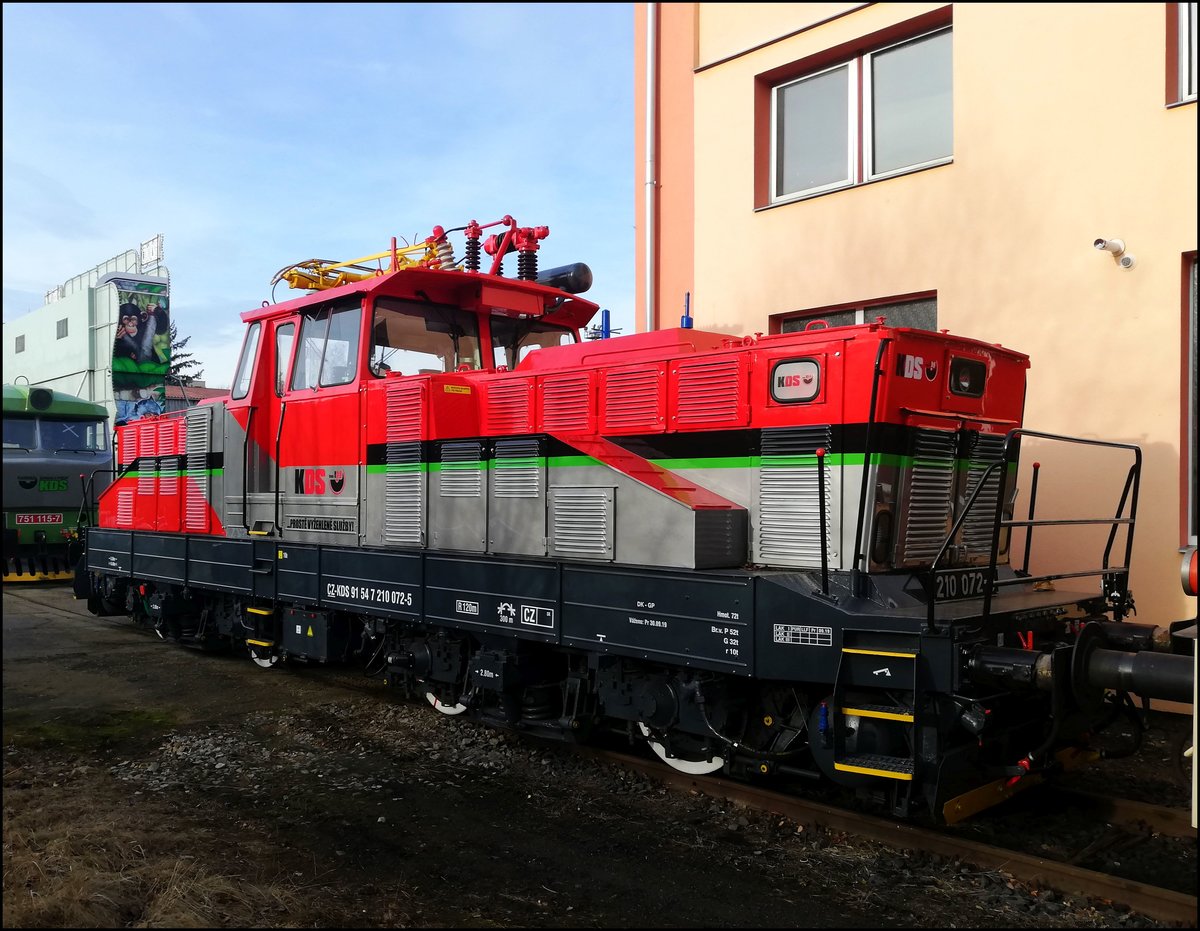 210 072-5 am 16.12.2019 in Kladno KDS.