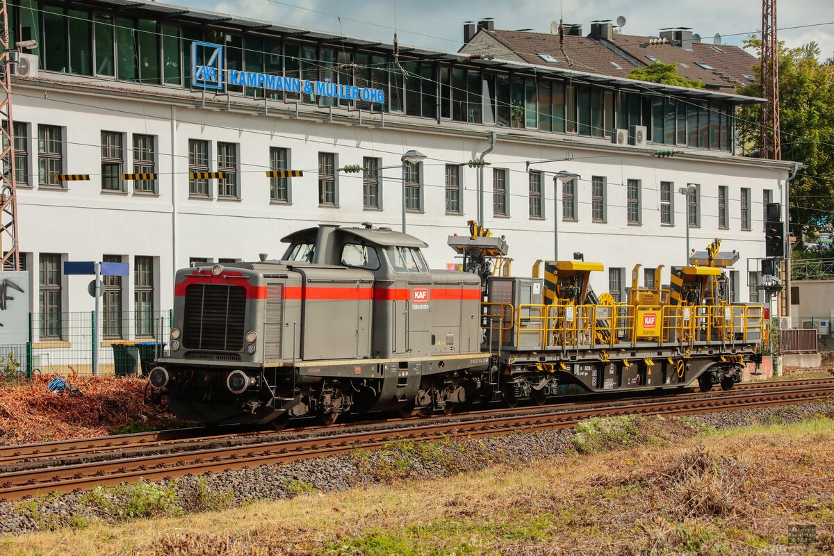 211 054-2 KAF Falkenhahn in Wuppertal, Juli 2025.
