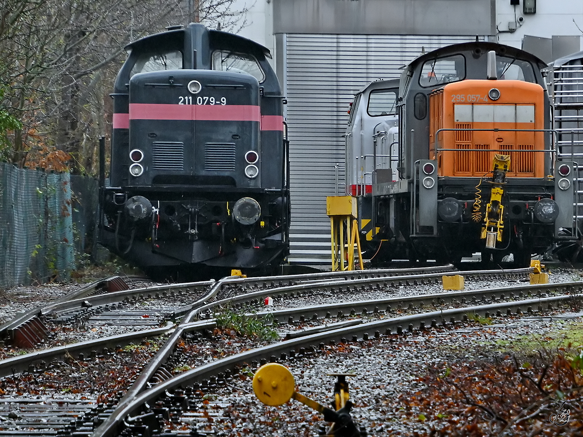 211 079-9 & 295 057-4 auf dem Gelände der Westfälische Lokomotiv Fabrik Karl Reuschling. (Hattingen, Januar 2021)