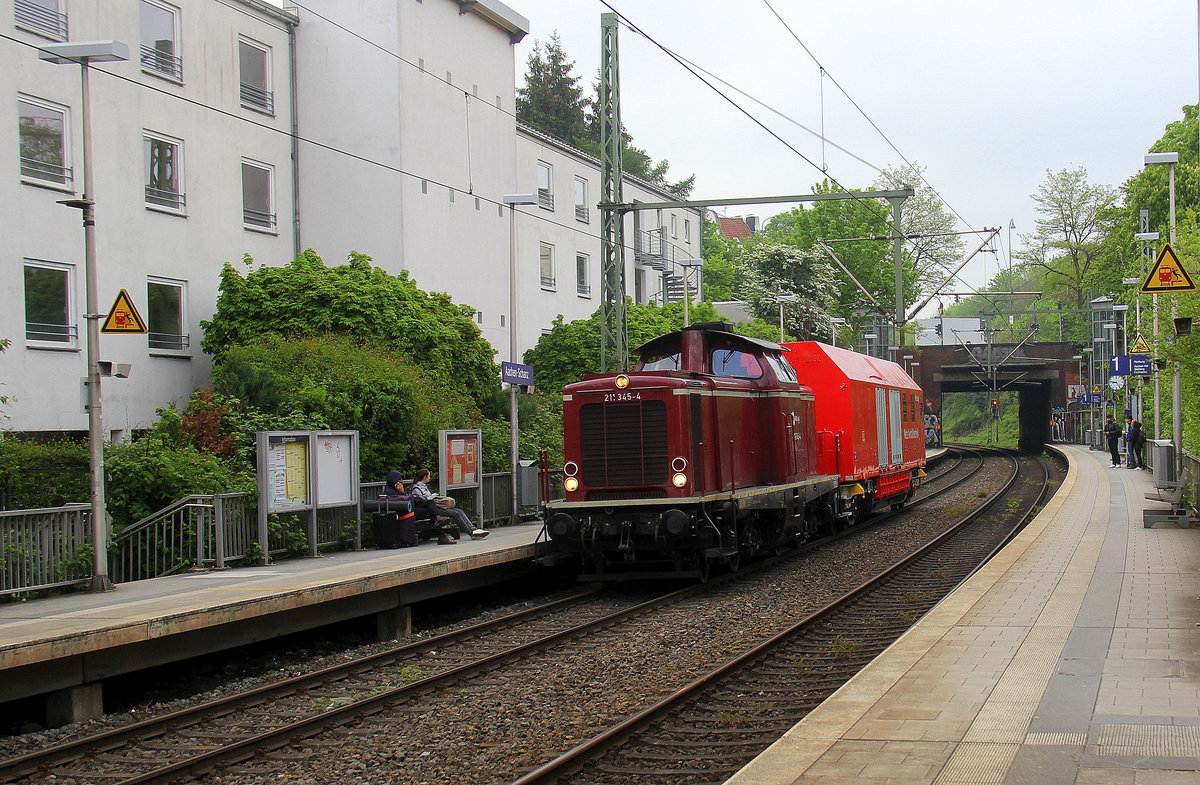 211 345-4 AIXrail kommt mit einem  Rettungszug aus Aachen-Hbf nach Mönchengladbach und kommt aus Richtung Aachen-Hbf und fährt durch Aachen-Schanz in Richtung Achen-West,Laurensberg,Richterich,Kohlscheid,Herzogenrath,Mönchengladach.
Aufgenommen vom Bahnsteig von Aachen-Schanz. 
Am Morgen vom 30.4.2019.