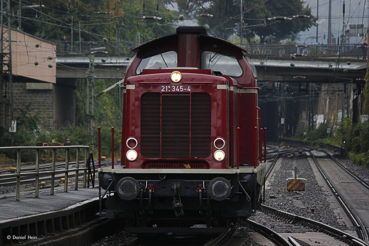 211 345-4 AIXrail in Wuppertal Hbf, am 15.10.2016.