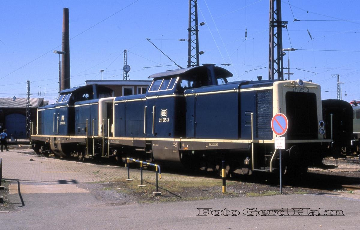 211015 und 211009 am 12.6.1988 im BW Osnabrück.