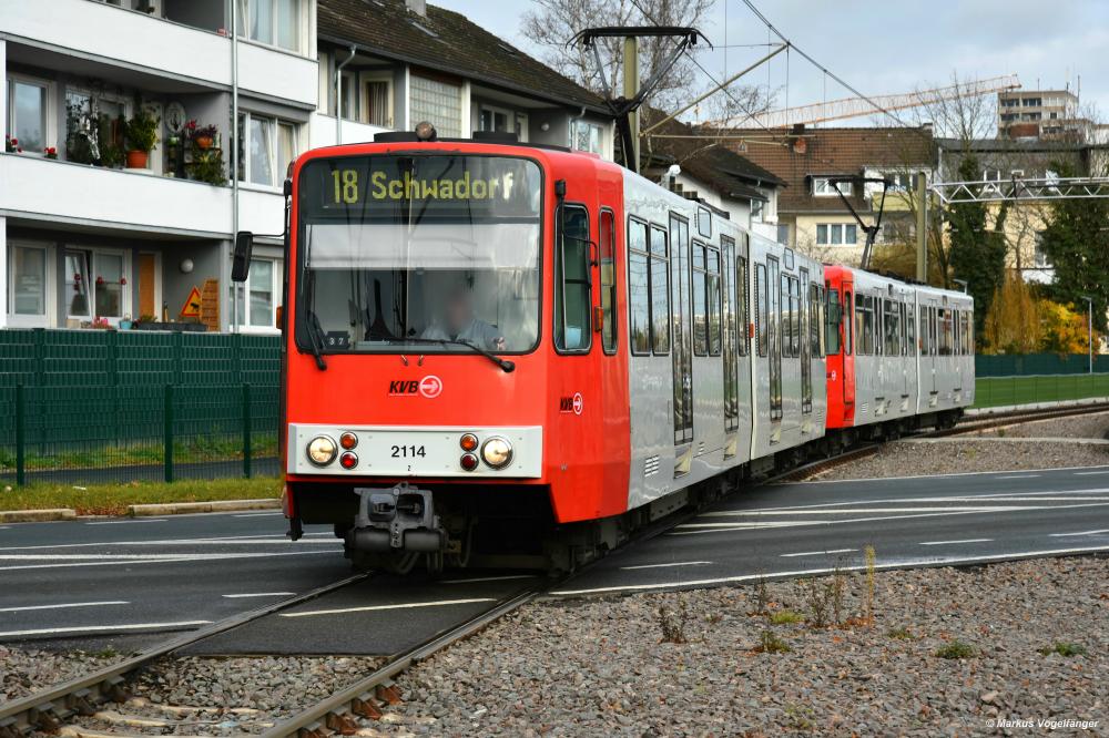 2114 und 2031 in Brühl Süd am 23.12.2019.