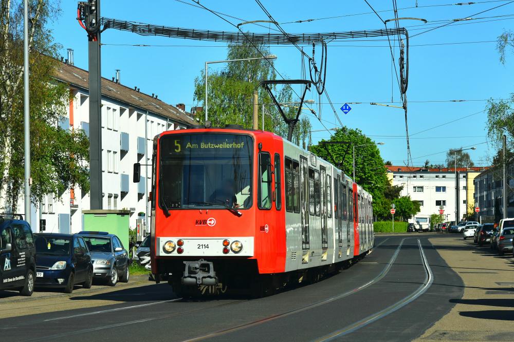 2114 auf der Margaretastraße am 19.04.2019.