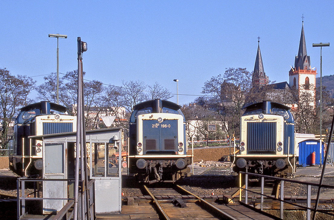212 200, 212 196, 212 110, Bingerbrück, 26.03.1989.
