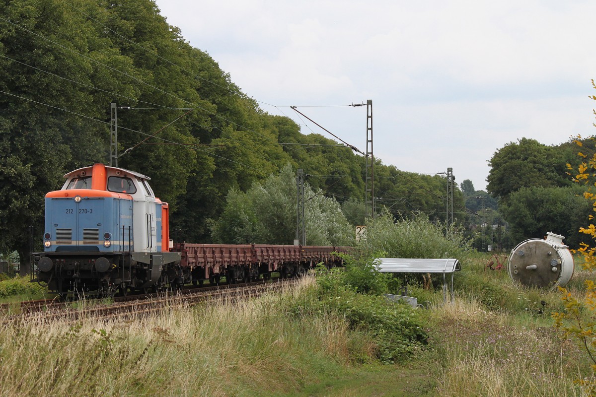 212 270 drückte am 12.8.13 ihren Zug in die Baustelle die in Essen-Werden war.