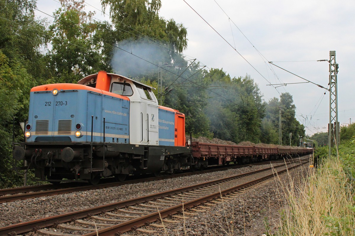 212 270 zog am 14.8.13 einen Schotterzug durch Essen-Kettwig.