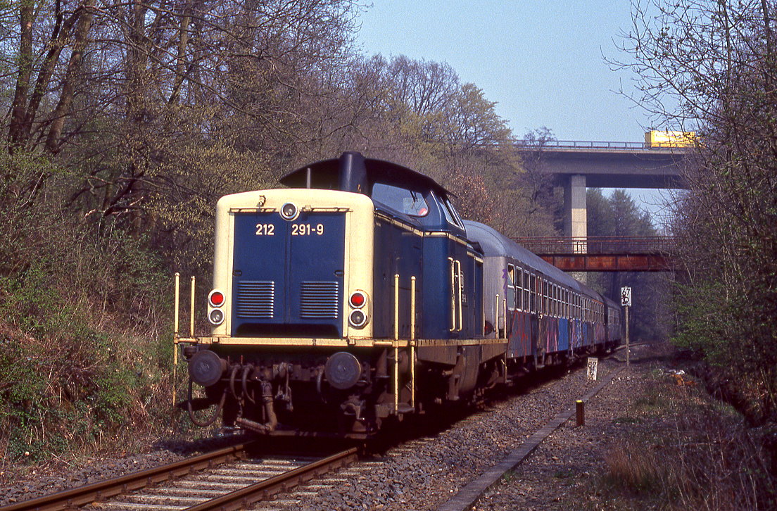 212 291, Dortmund Löttringhausen, N6165, 16.04.1993.
