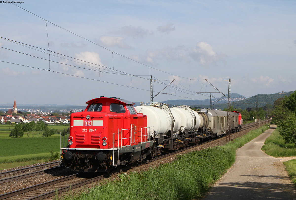 212 298-4 und 212 310-7 mit dem Blumengißer bei Kuchen 23.5.19