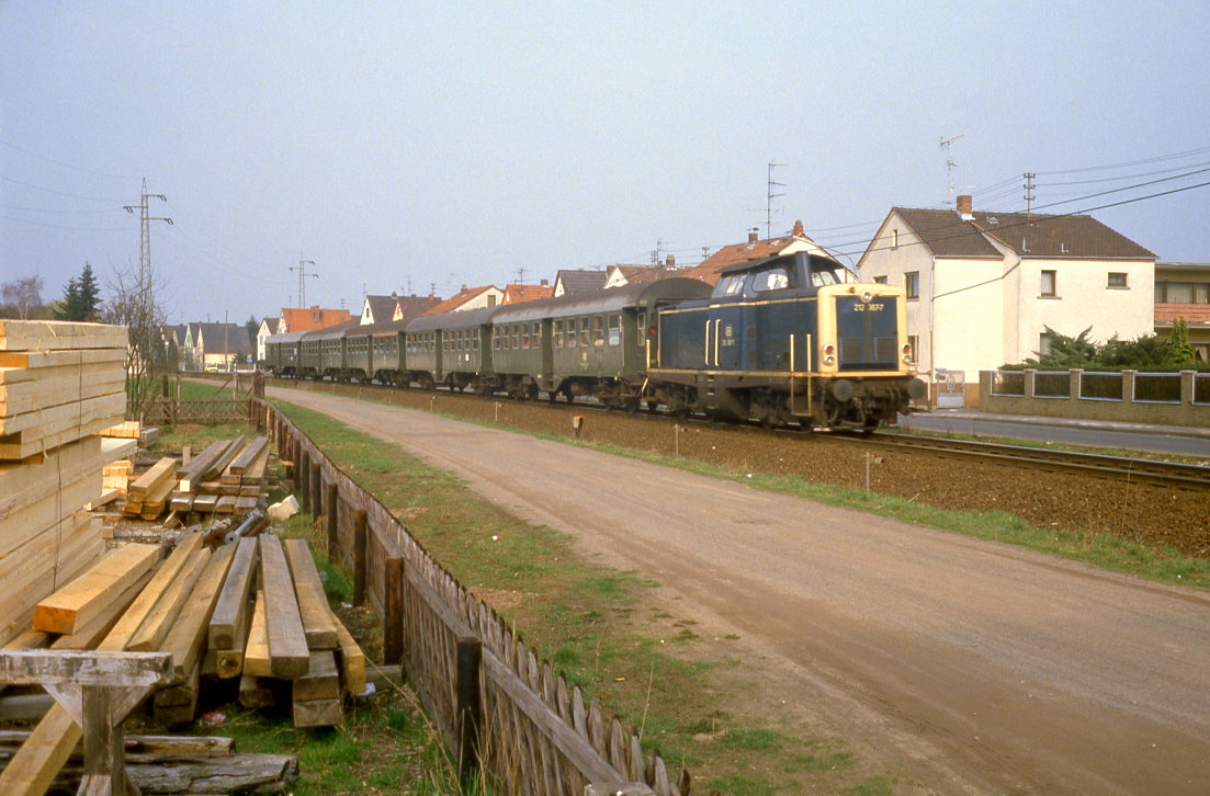212 367, Nieder Roden, 13.04.1984.
