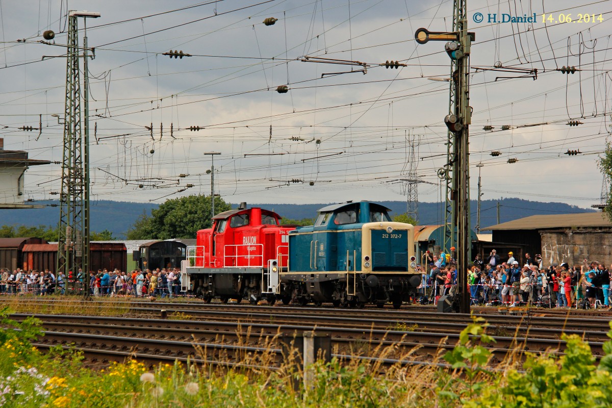 212 372-7 mit einer 294 bei der Lokparade am 14.06.2014 im DB Museum Koblenz Lützel.