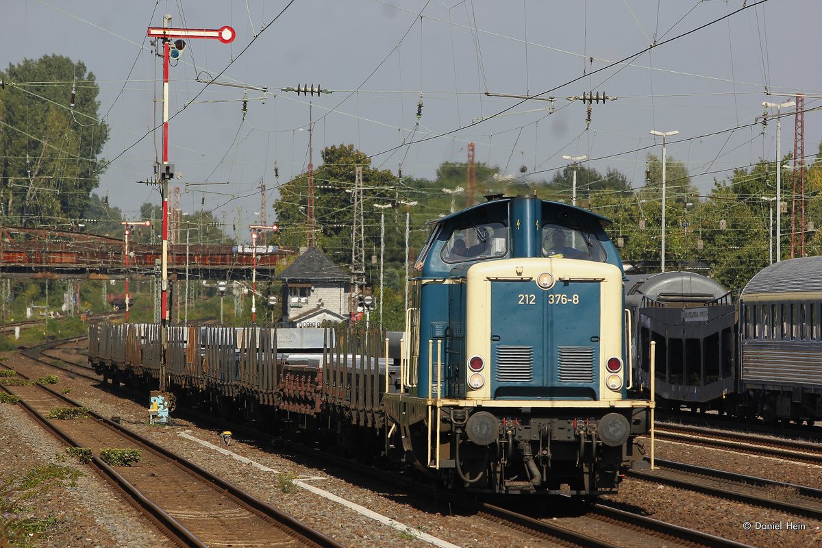 212 376-8 mit Aluzug in Düsseldorf Rath, am 09.09.2016.
