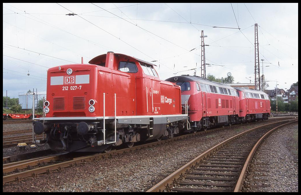 212027 Cargo vor 216076 und 216078 am 2.10.1999 im BW Osnabrück.