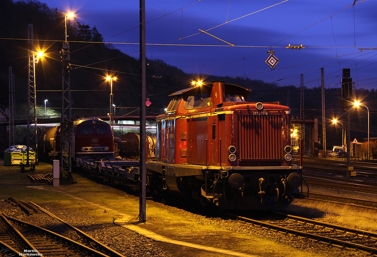 213 332 zur blauen Stunde in Linz(Rhein) am 11.01.2020