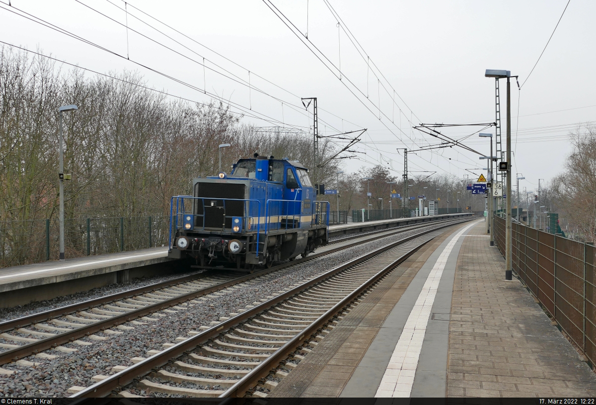 214 016-8 (V100-SP-026 | 212 152-3 | DB V 100 2152) wird als Tfzf im Hp Magdeburg Herrenkrug Richtung Biederitz gesteuert.

🧰 Spitzke SE
🕓 17.3.2022 | 12:22 Uhr