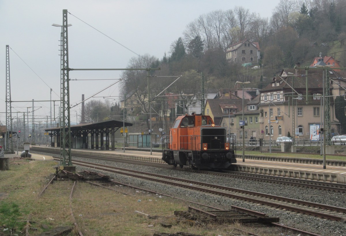 214 024-2 der BBL Logistik durchfährt am 17. März 2014 solo den Bahnhof Kronach in Richtung Saalfeld.