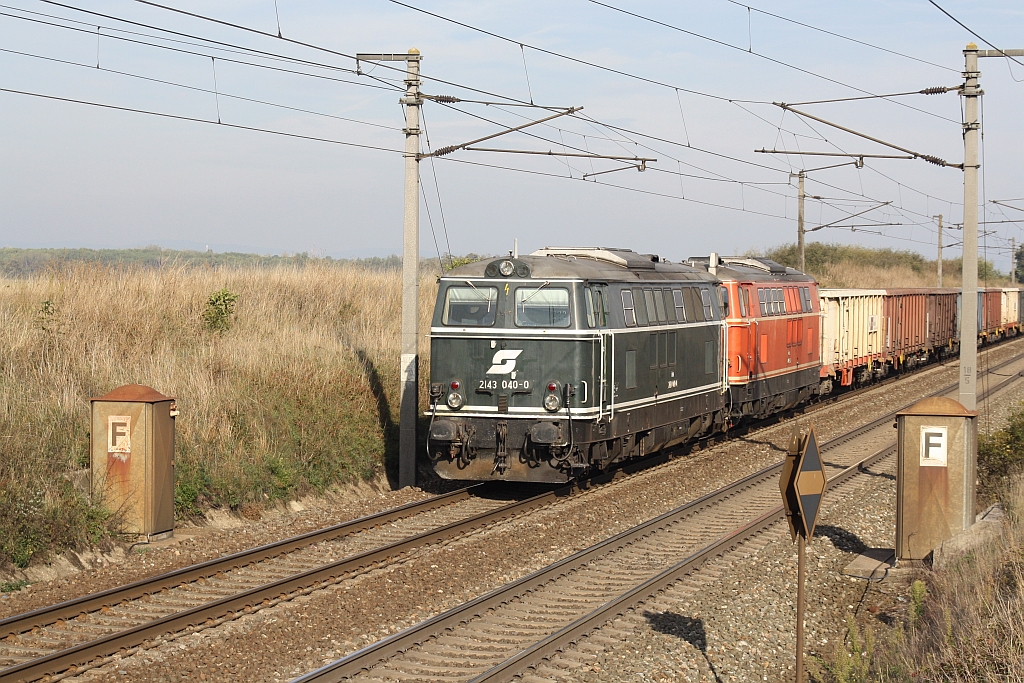 2143 040-0 und 2143.35 am 03.Oktober 2015 vor dem 59225 bei Gramatneusiedl.