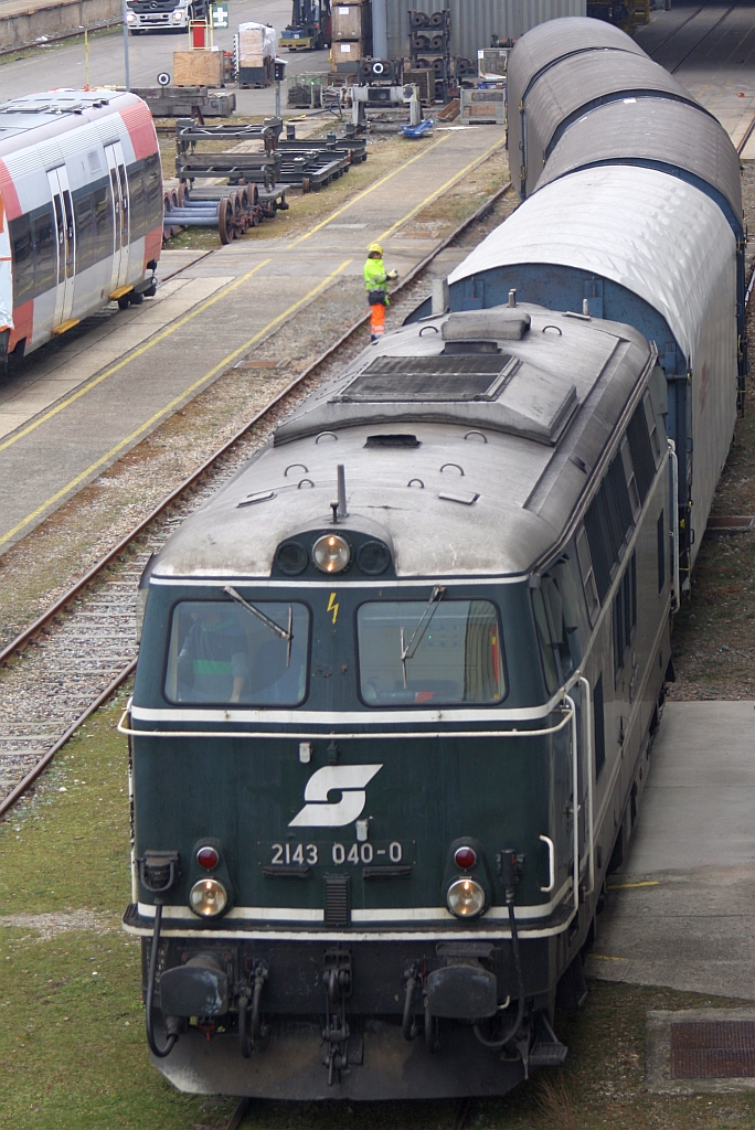 2143 040-0 am 13.März 2015 beim Verschub in Jedlersdorf.