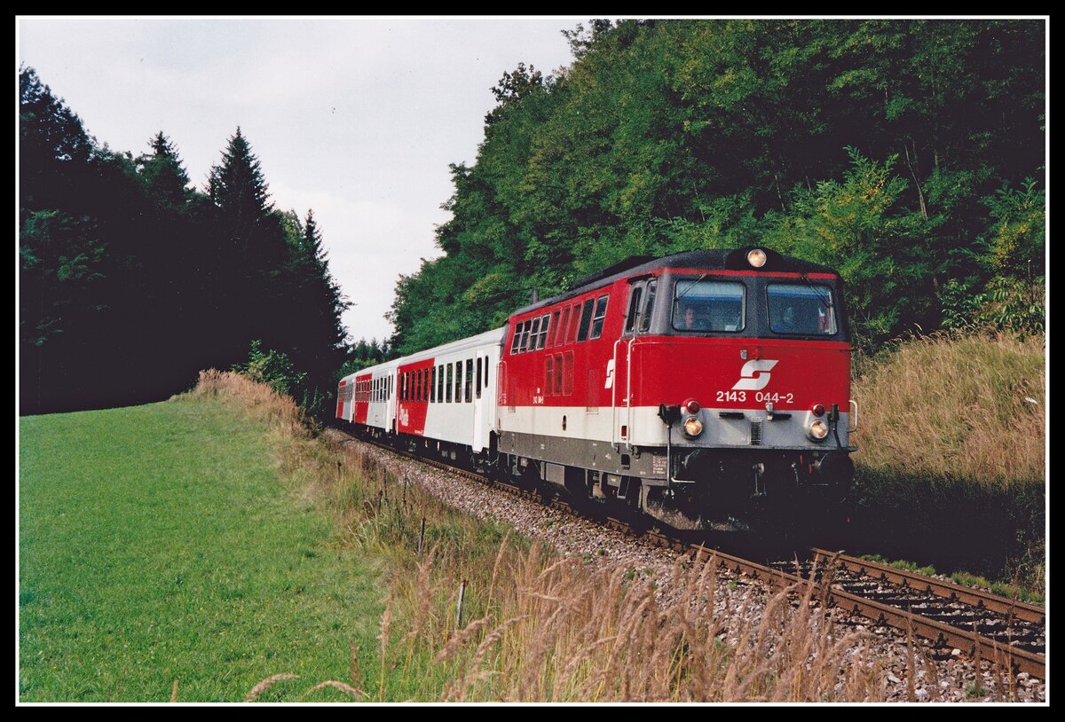 2143 044 mit R4712 bei Laßnitzthal am 29.09.2001.