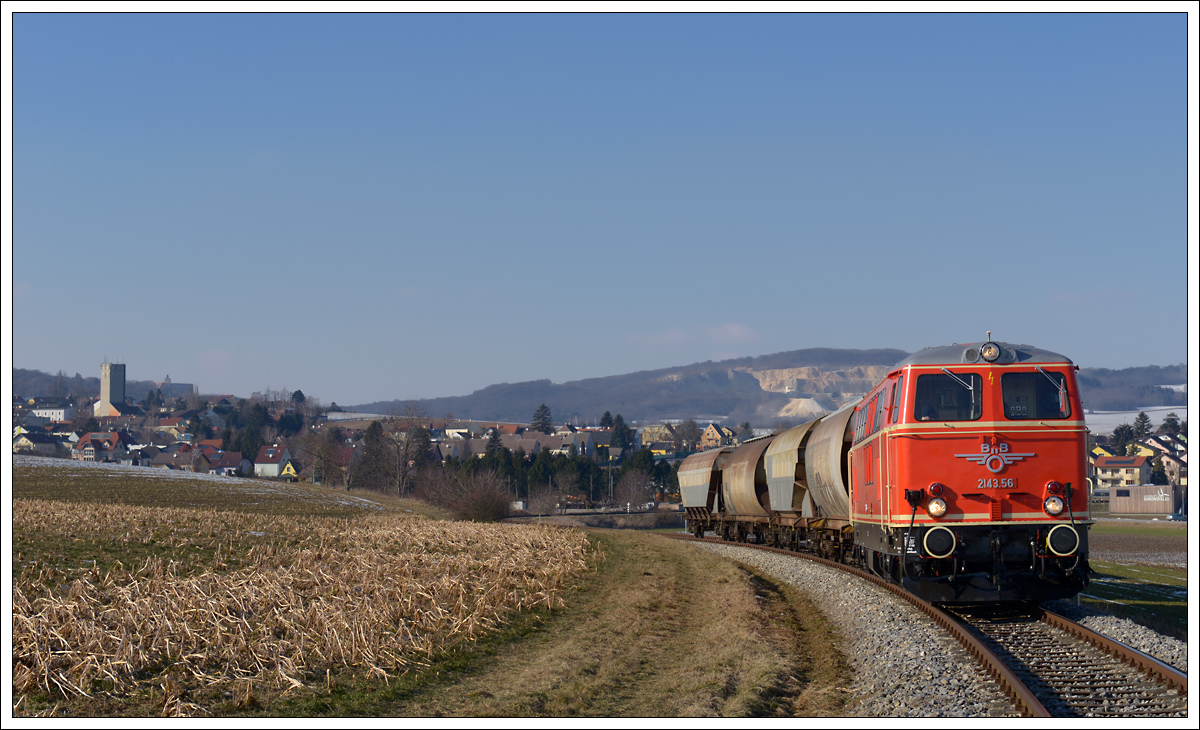 2143.056 vom Verein Neue Landesbahn, die am 25.2.2018 nach getaner Arbeit für die anwesenden Fotografen noch einen kurze Pendelfahrt im Raum Ersntbrunn unternommen hat. 