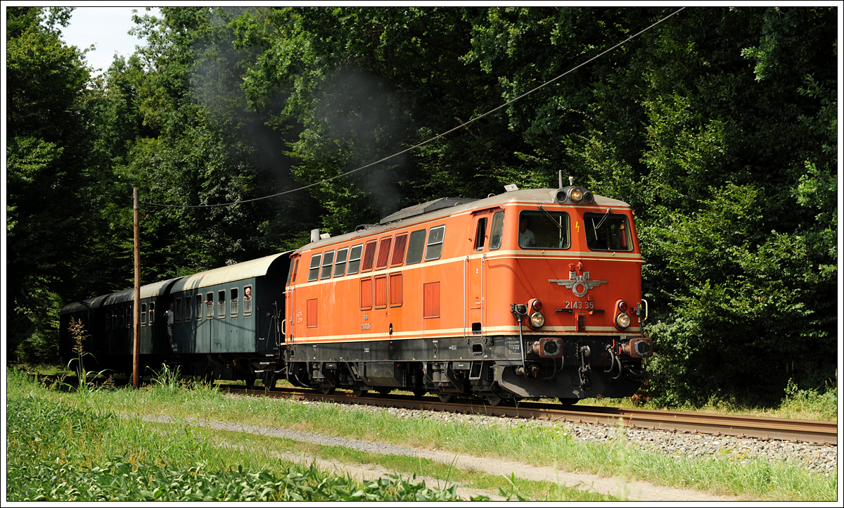 2143.35 bei der Pendelfahrt am Nachmittag des 25.7.2015 zwischen Mureck und Radkersburg als SR 17022 unterwegs, aufgenommen nächst Halbenrain.