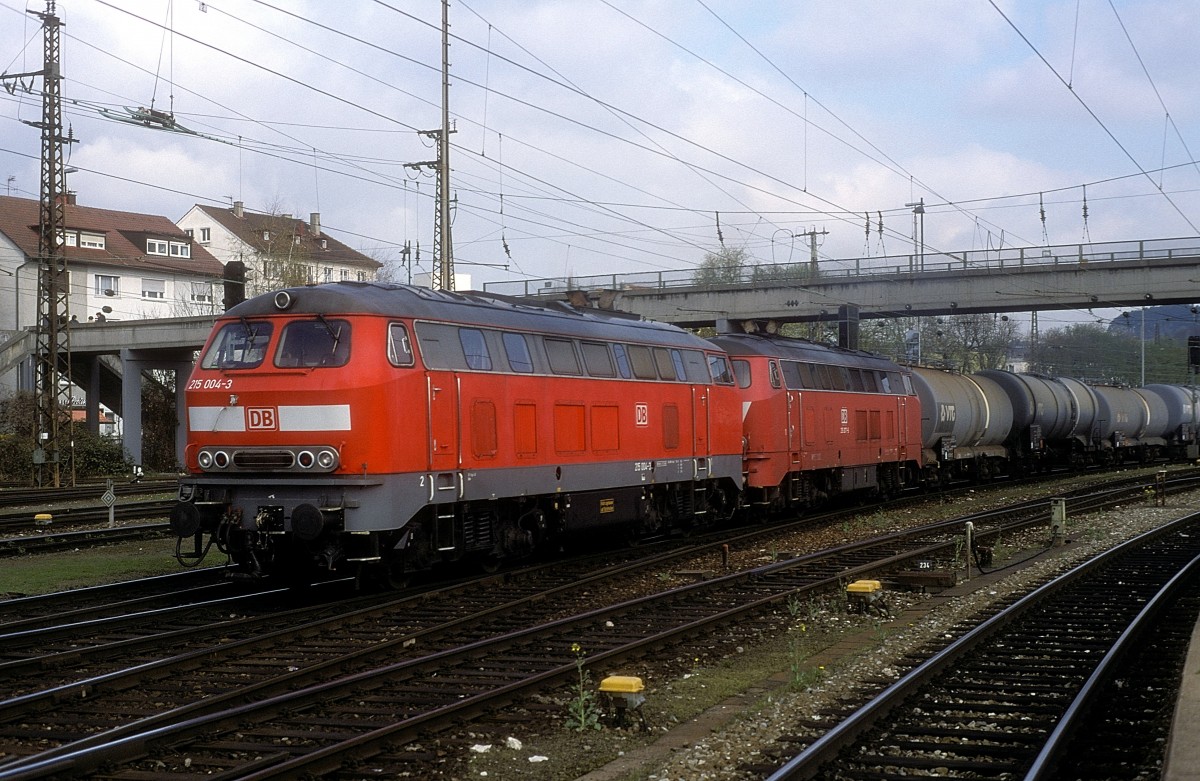 215 004 + 215 077  Ulm Hbf  12.04.01