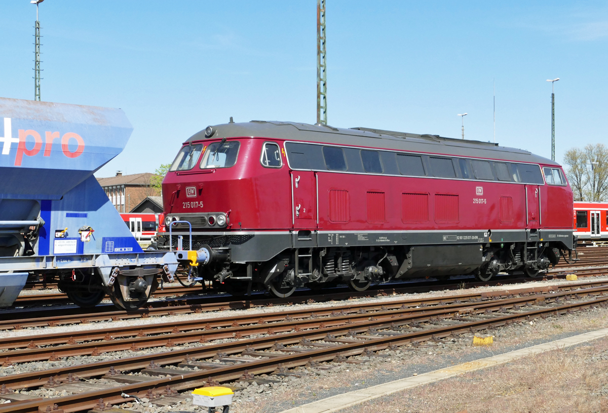 215 017-5 (1225 017-3) der EfW beim Bf Euskirchen - 15.04.2020