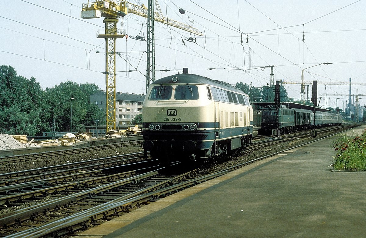 215 039  Köln - Deutz  17.08.87