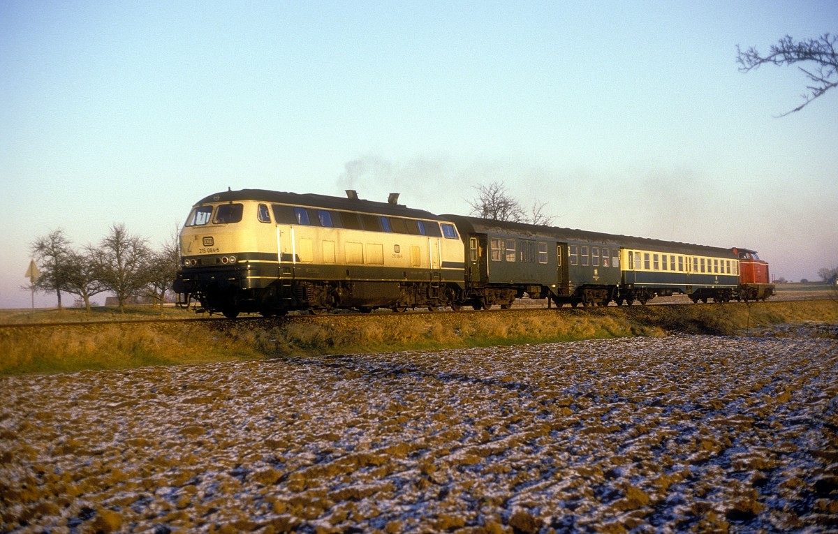  215 084 + 211 092  bei Hochdorf  09.12.87
