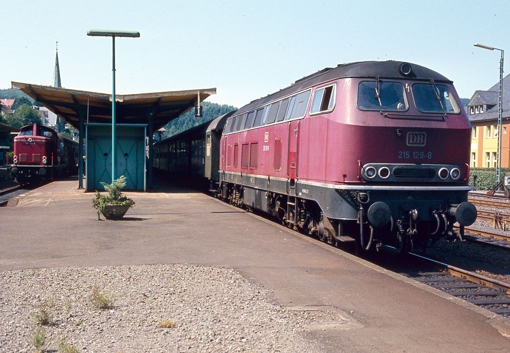 215 129 und 212 320, August 1983 in Brügge (Westf.)