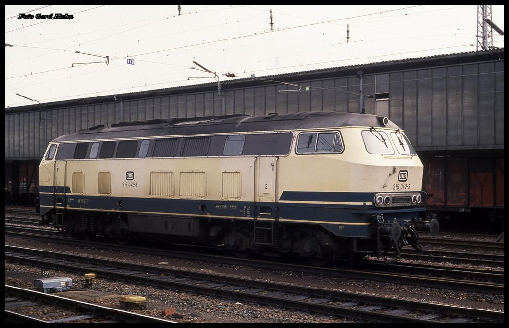 215042 am 4.11.1992 um 9.45 Uhr im HBF Trier.