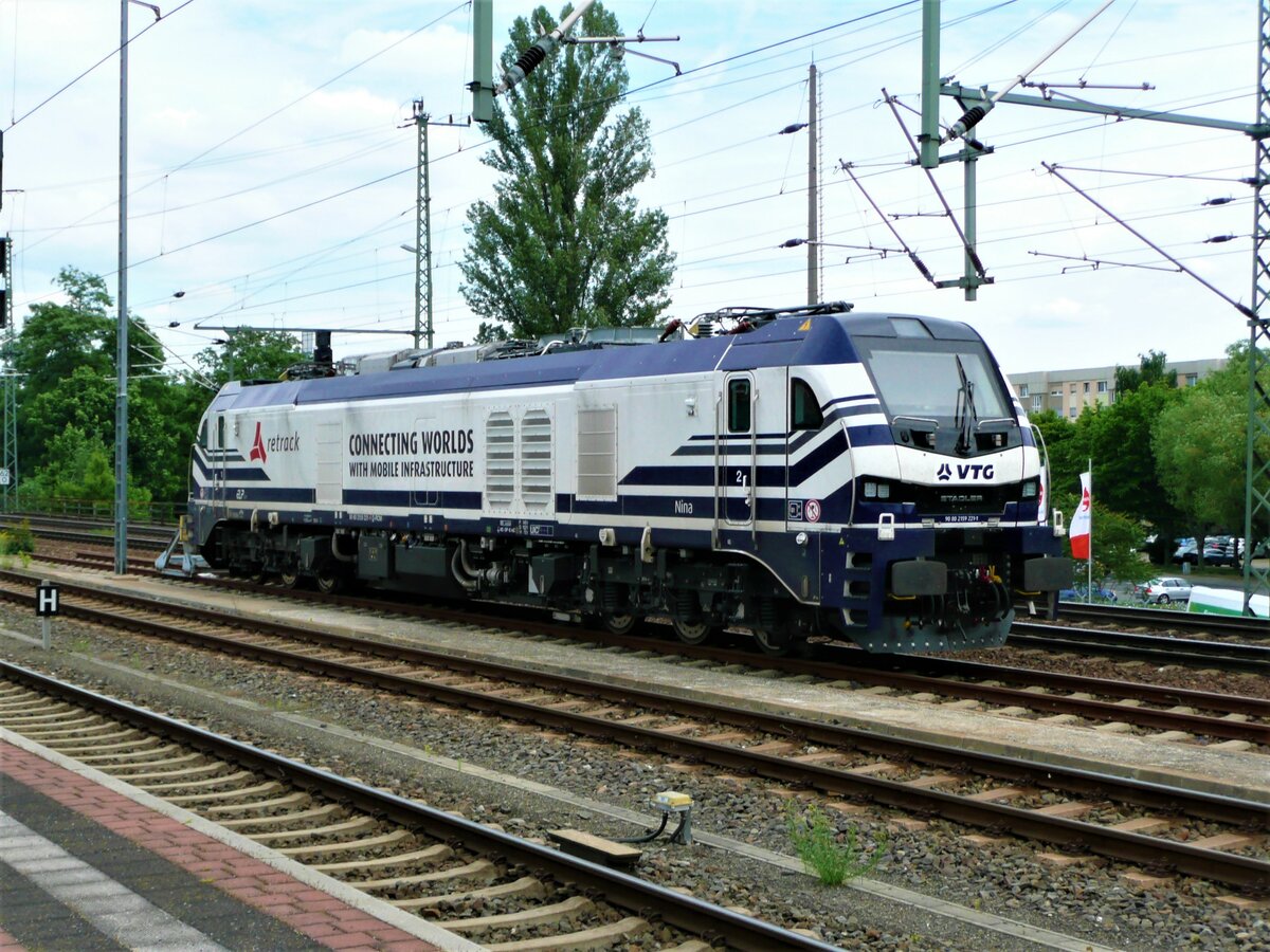 2159 221 von RCM, fotografiert am 15.06.2021 in Dresden Hauptbahnhof 