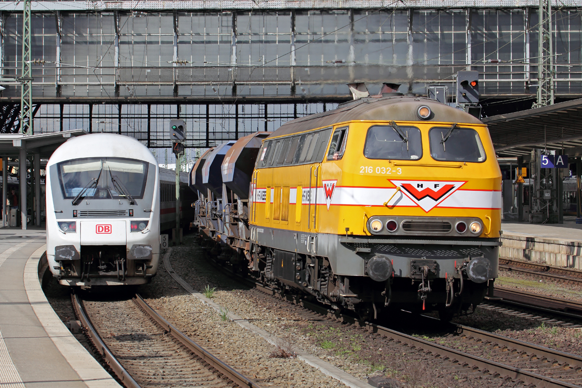 216 032-3 in Bremen Hbf. 25.3.2014