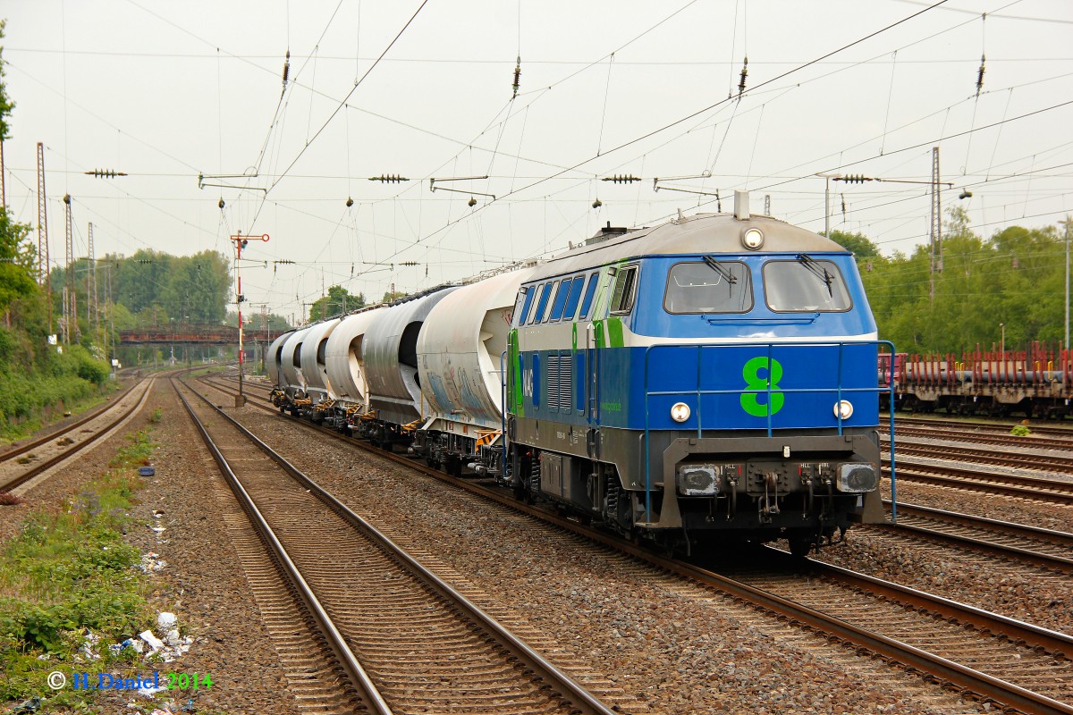 216 111-5 NIAG 8 mit einem Kesselzug am 24.04.2014 in Düsseldorf Rath.