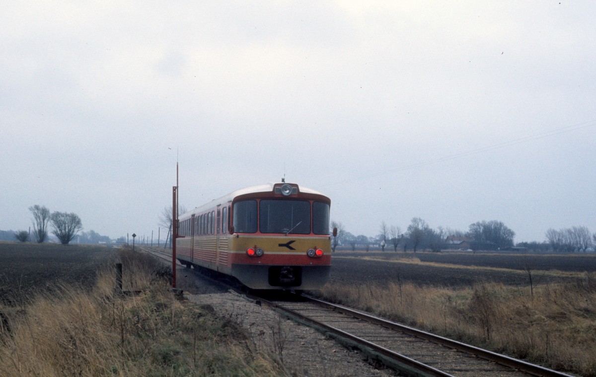 Østbanen Triebzug (Ym + Ys) Råby am 23. Dezember 1975.