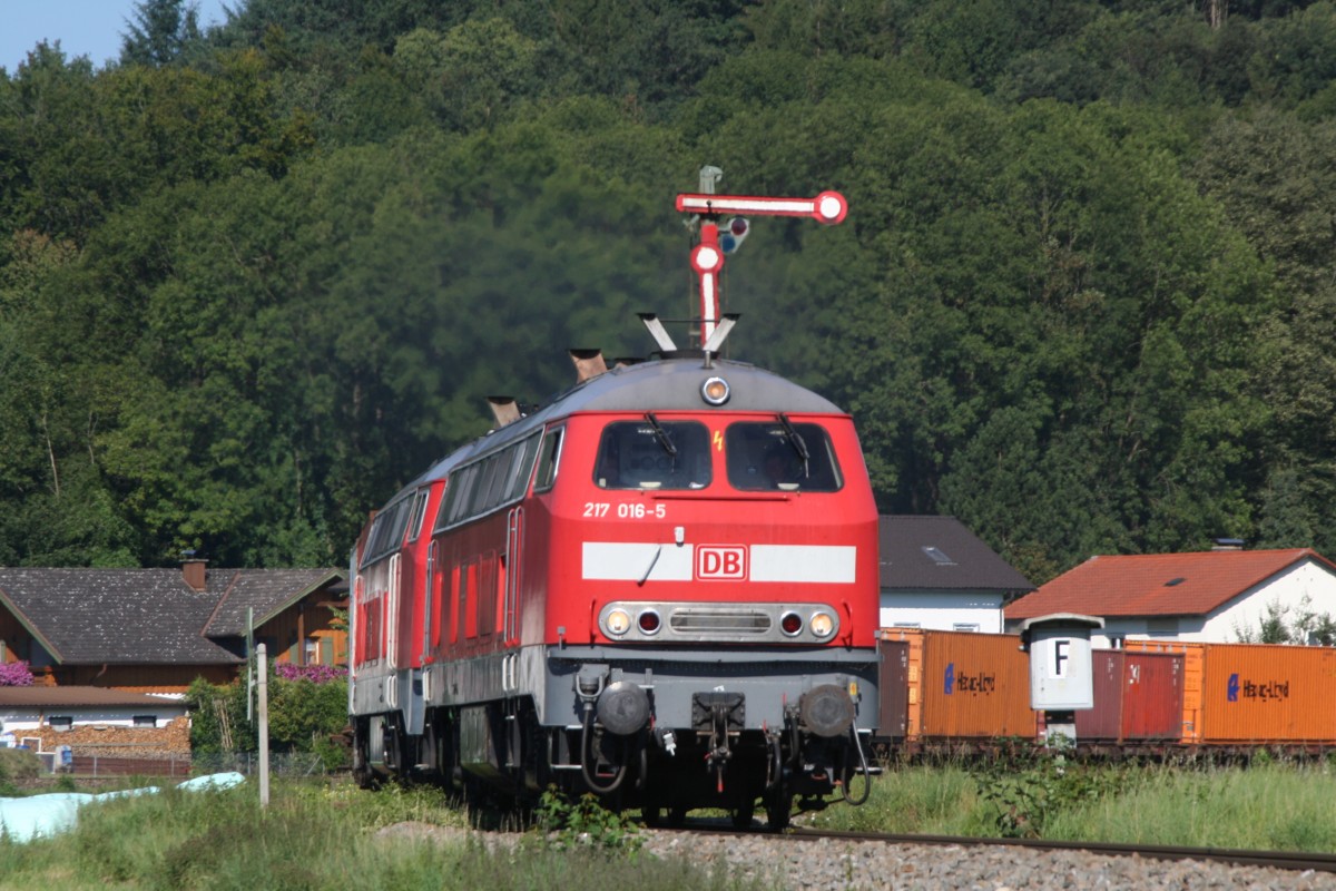 217 016-5 + 217 022-3 Ausfahrt Tüßling 06.08.2008