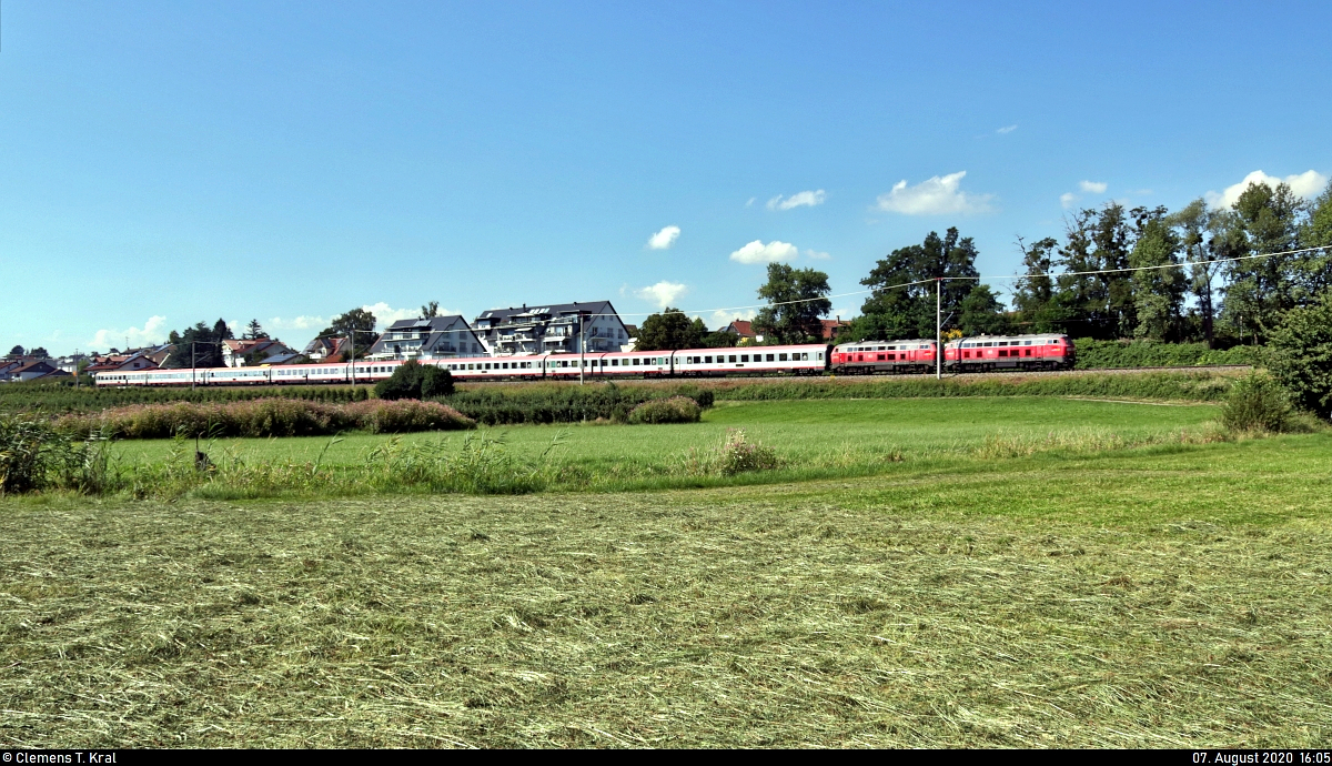 218 ??? und 218 476-0 unterwegs in Wasserburg (Bodensee).

🧰 ÖBB/DB Fernverkehr
🚝 IC 119  Bodensee  (Linie 32) Stuttgart Hbf–Innsbruck Hbf (A) [+15]
🚩 Bahnstrecke Friedrichshafen–Lindau (Bodenseegürtelbahn | KBS 751)
🕓 7.8.2020 | 16:05 Uhr