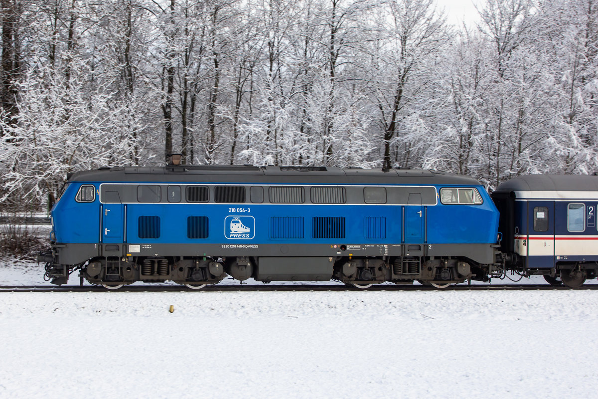 218 054 mit dem Alex Pendel nach Oberstdorf bei Blaichach. am 7.12.20