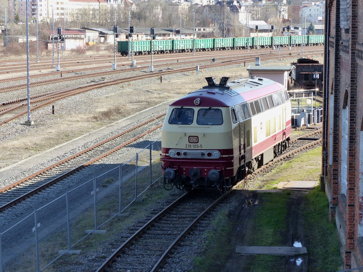 218 105-5 ( 9280 1218 105-5 D-NESA) der Neckar-Schwarzwald-Alb Bahn am Lockschuppen in Gera am 14.3.2020
