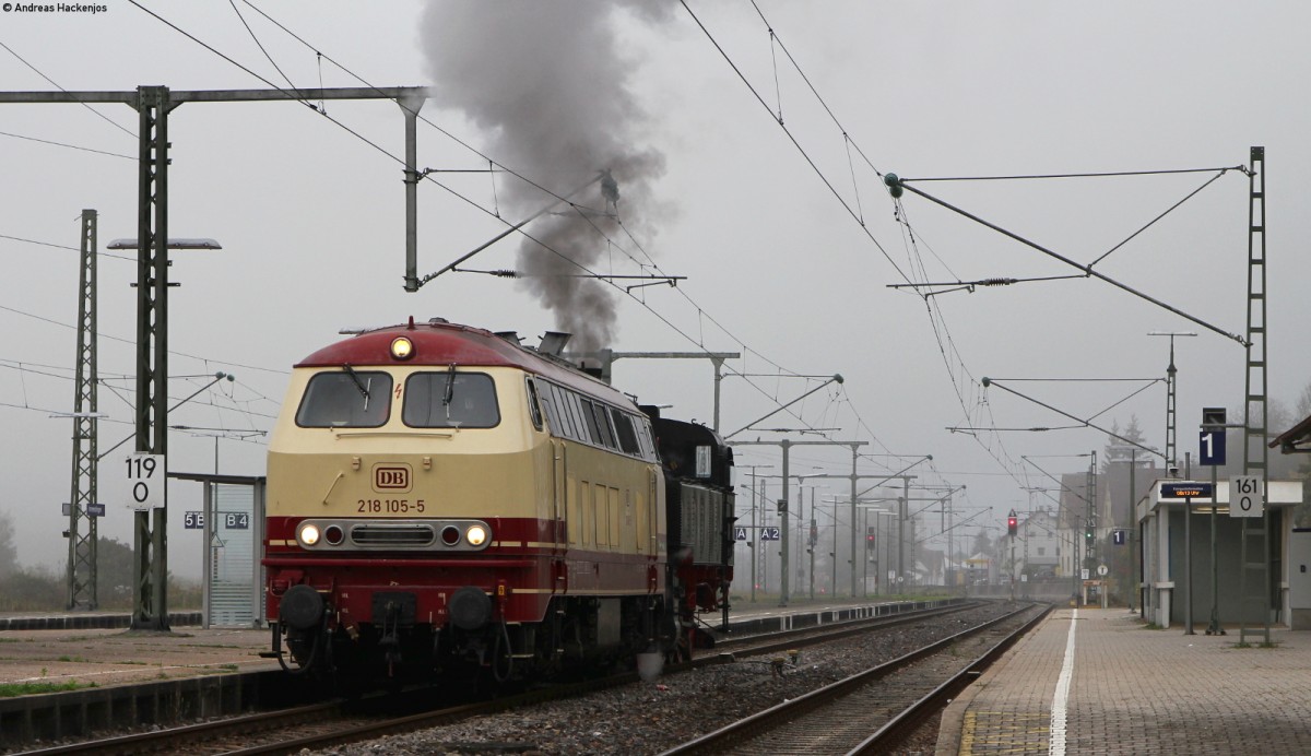 218 105-5 mit 93 1360 als Tfzf 83574 (Blumberg-Zollhs-Rottweil) in Immendngen 3.10.14