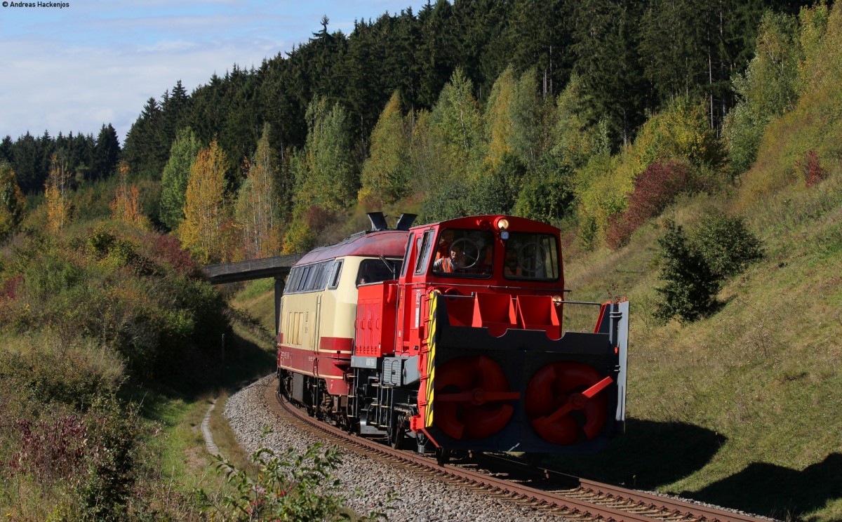 218 105-5 mit dem RbZ 26997 (Seebrugg-Villingen(Schwarzw)) bei Döggingen 9.10.14