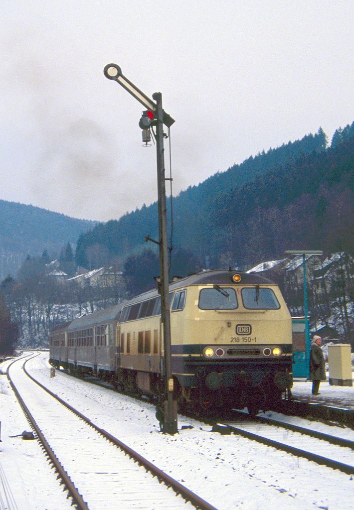 218 150 als Ersatz für eine ausgefallene 212 im März 1991 in Rummenohl.