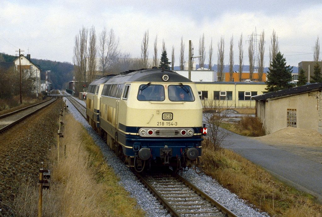218 154 und 152 im März 1987 im Werksgleis der RWK.