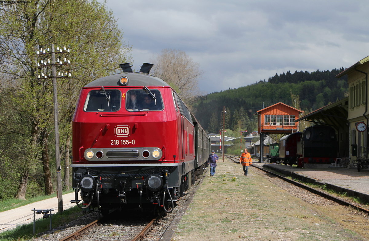 218 155-0 in Zollhaus Blumberg 26.4.18