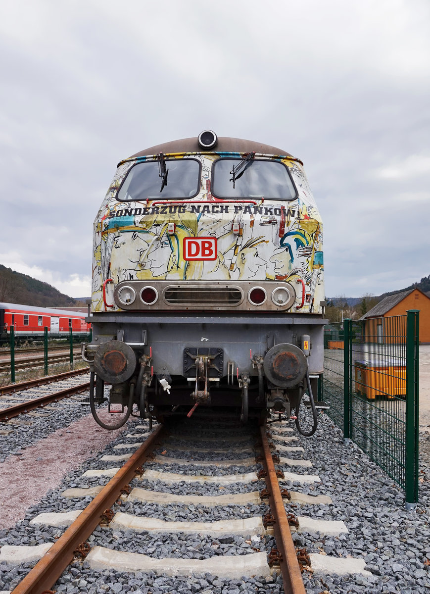 218 212-9  Sonderzug nach Pankow , am 23.3.2016 in Amorbach. Keine Angst wegen dem Standort, beide Gleise sind nicht ans Bahnnetz angeschlossen.
