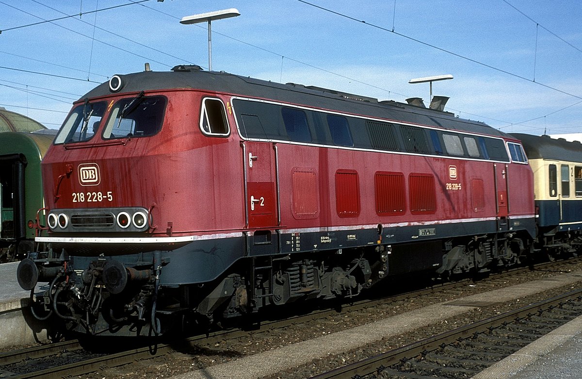 218 228  Nürnberg Hbf  05.03.92
